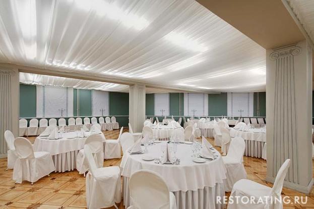 Интерьер ресторана Банкетные залы отеля Hotel Park Krestovskiy