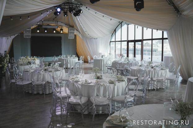 Интерьер ресторана Event Roof