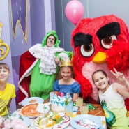 Праздник для детей «День любимого героя Angry Birds» фотографии