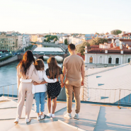 Экскурсия «Питер Романтиков: дворы, парадные, крыша и коммуналка Довлатова» фотографии