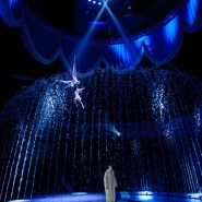 Цирковое шоу на воде «Одиссея» фотографии