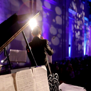 Джазовый шоу-концерт «Звёздные истории любви» фотографии