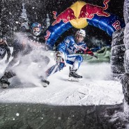 Чемпионат мира по скоростному спуску на коньках Red Bull Ice Cross 2022 фотографии
