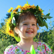 Детский мастер-класс «Весенний головной убор с объёмными цветами» фотографии