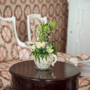 Пасхальные цветочные композиции в Александровском дворце  фотографии
