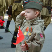 Парады под окнами ветеранов пройдут в Петербурге фотографии