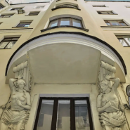 Экскурсия-прогулка «Секретные места Васильевского Острова: дворы, парадные и легенды» фотографии