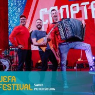 Певица Женя Любич выступит на сцене в Футбольной деревне фотографии