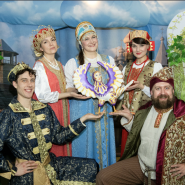 Спектакль «Волшебная птица Дружба» в «Сказкином Доме» фотографии