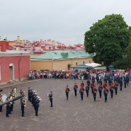 Церемония развода почетного караула Петропавловской крепости 2024 фотографии