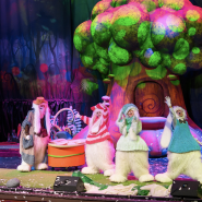 Интерактивная сказка «Зайцы»: Новогоднее шоу для самых маленьких в Петербурге фотографии