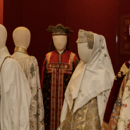 Выставка «Другое золото. Золотошвейное искусство народов Евразии» фотографии