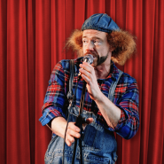 Стендап для детей: семейное комедийное шоу выходного дня фотографии