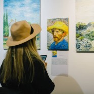 Выставка полотен в технике жикле «Ван Гог и Тео» фотографии