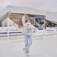 Открытие катка в Охта Молл фотографии