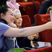 Интерактивная сказка «Зайцы»: Новогоднее шоу для самых маленьких в Петербурге фотографии