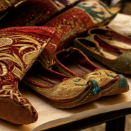 Выставка «Другое золото. Золотошвейное искусство народов Евразии» фотографии