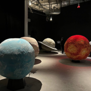 Выставка Планет в МЕГЕ апрель 2024 фотографии