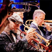 Джазовый шоу-концерт «Звёздные истории любви» фотографии