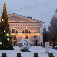Новогодняя елка - 2024 у Манежа в Санкт-Петербурге фотографии