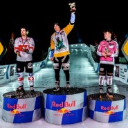 Чемпионат мира по скоростному спуску на коньках Red Bull Ice Cross 2022 фотографии