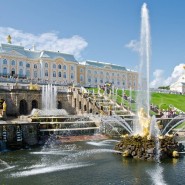 Весенний праздник фонтанов в музее-заповеднике Петергоф 2021 фотографии