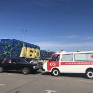 Открытие автомобильного ретро-сезона в Петербурге 2026 фотографии