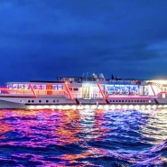 Зимний круиз по Неве на трехпалубном теплоходе «Шустрый Бобёр» фотографии