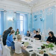 Творческие мастер-классы, арт-бранчи и лекции для девушек на 8 марта в студиях Artista 2025 фотографии