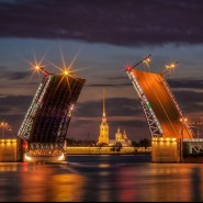 Ночная экскурсия нa тeплoxoдe пo Caнкт-Пeтepбуpгу — «Разводные мосты Петербурга» фотографии