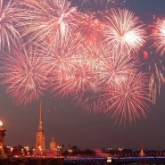 Праздничный салют у Петропавловской крепости январь 2023 фотографии