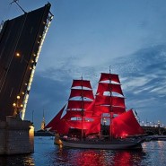 Ночной круиз «Алые паруса-2021» фотографии