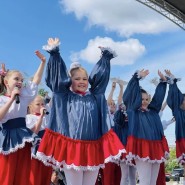 Большой семейный фестиваль в честь Дня защиты детей в ОХТА МОЛЛ 2025 фотографии