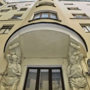 Экскурсия-прогулка «Секретные места Васильевского Острова: дворы, парадные и легенды» фотографии