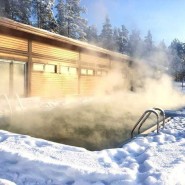Открытый бассейн в «Охта-Парке» фотографии