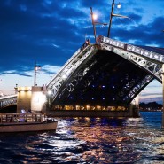 Ночная прогулка под разводными мостами по рекам и каналам Петербурга фотографии