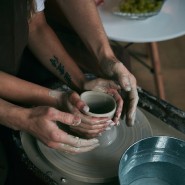 Мастер-классы по лепке из глины и за гончарным кругом в студии Ceramista фотографии