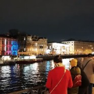 Световое шоу в честь открытия библиотеки Маяковского фотографии