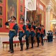 Бесплатное посещение Эрмитажа в День защитника Отечества фотографии