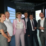 Выставка «Жизнь с вирусами» фотографии