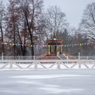 Каток на Треугольной площади сезон 2022/23 фотографии