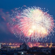 Праздничный артиллерийский салют в Санкт-Петербурге 9 мая 2021 фотографии