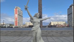 Праздничные мероприятия на Монументе героическим защитникам Ленинграда 2025
