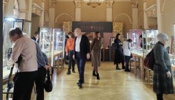 Ювелирная выставка «Сокровища» на Невском