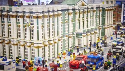 Выставка-музей кубиков  LEGO