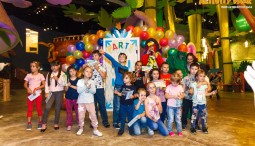 Легендарный флешмоб в Angry Birds Activity Park