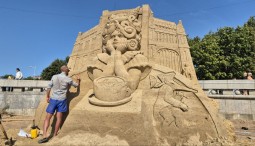 Фестиваль «Город песчаных скульптур» в парке 300-летия Санкт-Петербурга 2024