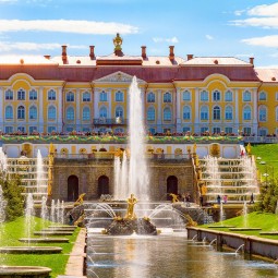 Автобусная экскурсия «Петергоф + фонтаны»