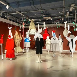 Выставка Венеры Казаровой «Белые сны» 