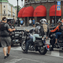Прогулка 30 мин на мотоциклах с фотосетом: «Вечерний Ленинград»